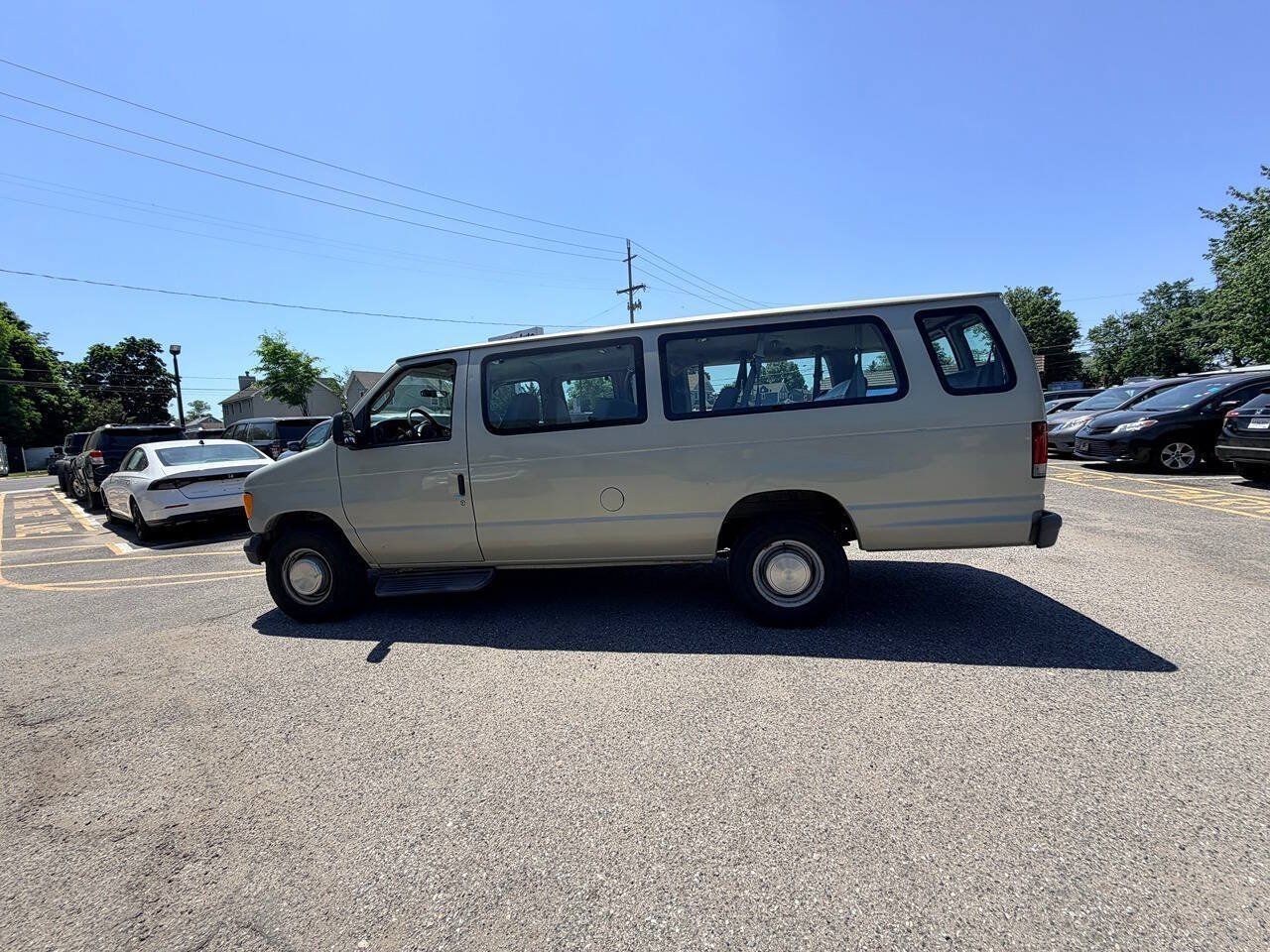 Used 2006 Ford E-350 and Econoline 350 XL RWD image 24