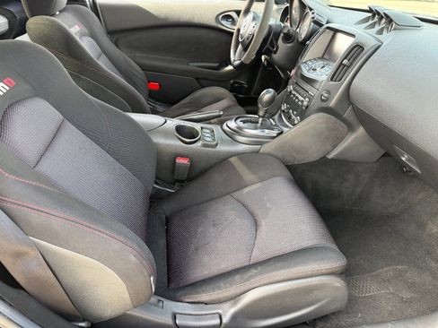 Used 2017 Nissan 370Z NISMO image 11