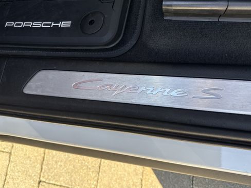 Used 2025 Porsche Cayenne S AWD/4WD image 36