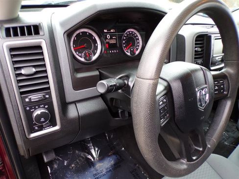 Used 2018 RAM 1500 Express image 33