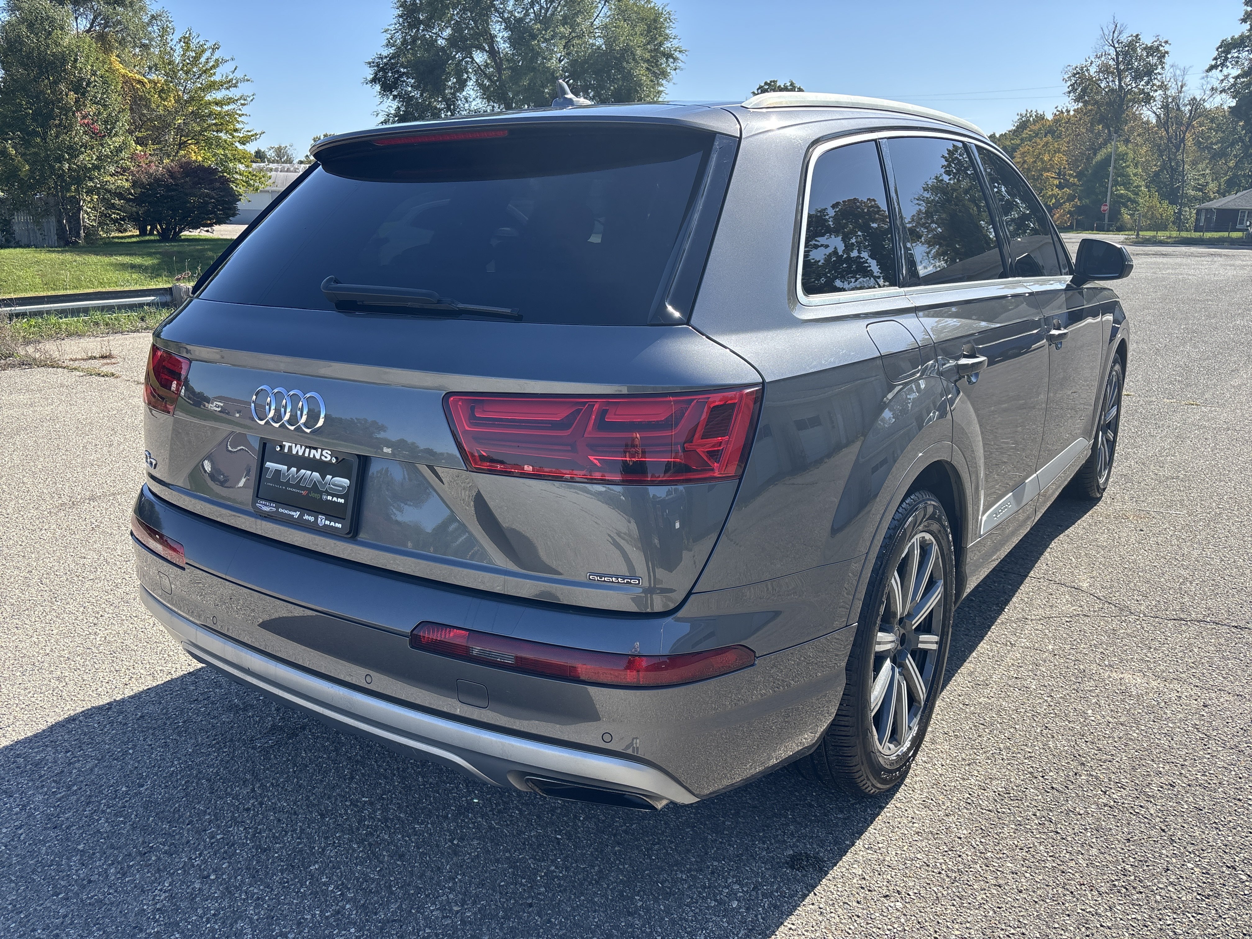 Used 2019 Audi Q7 3.0T Premium Plus w/ Premium Plus Package AWD/4WD image 3