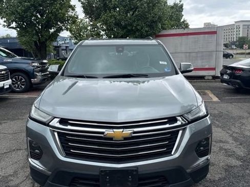 Used 2023 Chevrolet Traverse LT w/ LPO, Floor Liner Package AWD/4WD image 1
