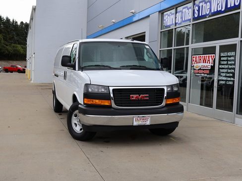 New 2025 GMC Savana 3500 Work Van w/ Driver Convenience Package image 33