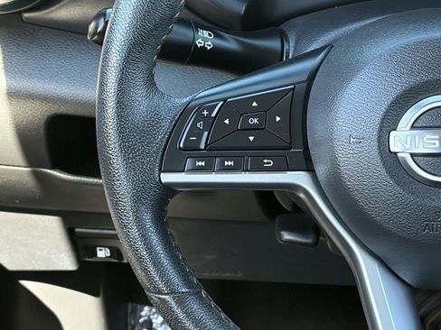 Used 2022 Nissan Kicks SR FWD image 19