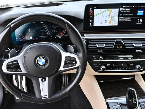 Certified 2022 BMW 530i 530i w/ M Sport Package image 12