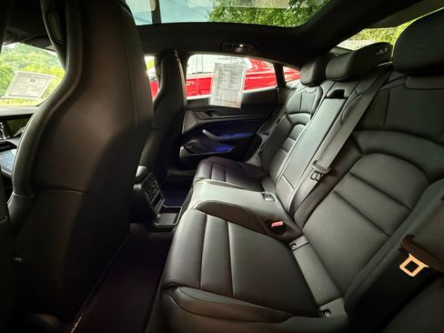 Used 2021 Porsche Taycan RWD image 11