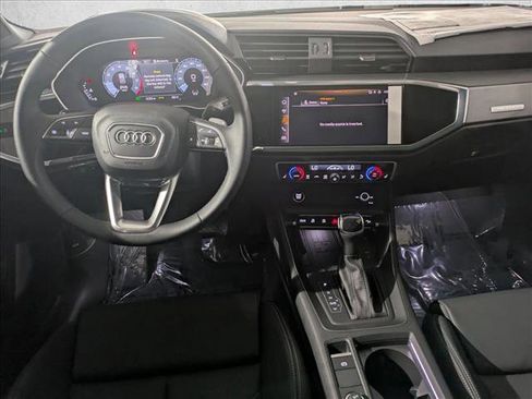 New 2025 Audi Q3 2.0T Premium image 15