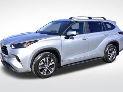 New 2025 Toyota Highlander XLE