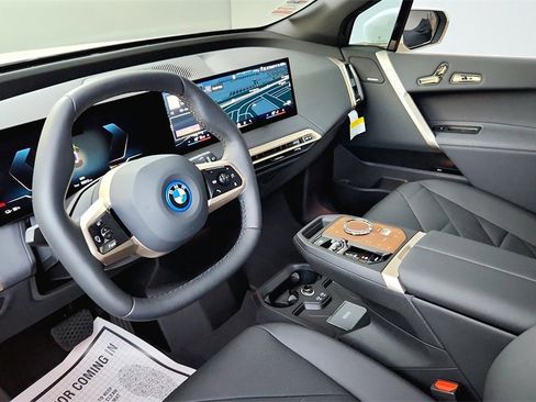 Used 2025 BMW iX xDrive50 image 42