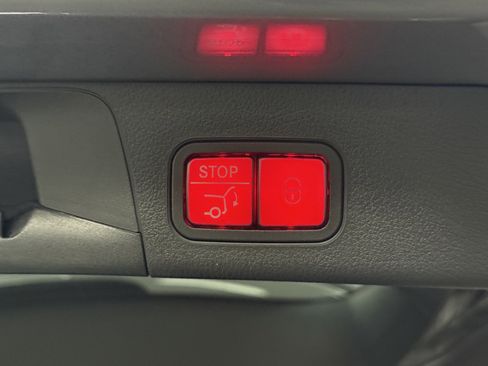 Certified 2023 Mercedes-Benz EQB 300 4MATIC image 18