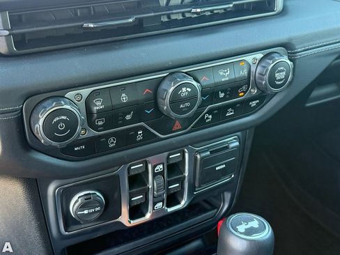 Used 2025 Jeep Wrangler Sahara w/ Safety Group image 22