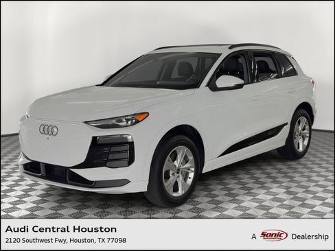 Used 2025 Audi Q6 e-tron Premium w/ Convenience Package RWD image 1
