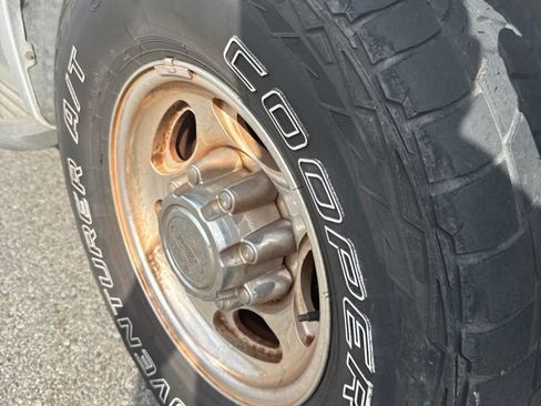 Used 2004 Ford F250 Lariat RWD image 5