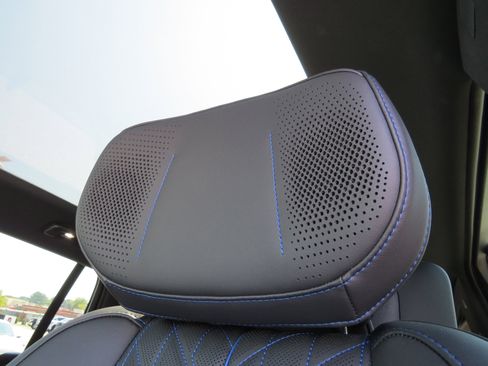 New 2025 Cadillac Escalade IQ Sport 1 w/ LPO, ONYX Package image 20