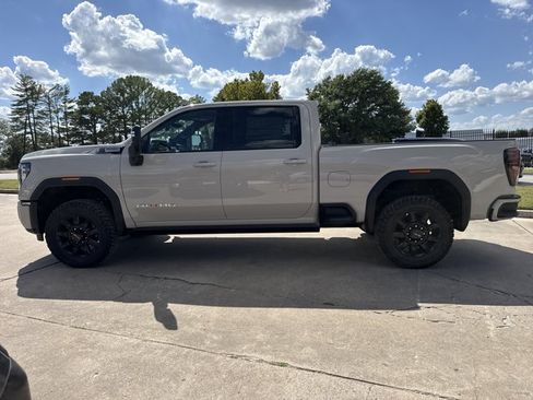 New 2026 GMC Sierra 2500 AT4 w/ AT4 Premium Plus Package AWD/4WD image 7