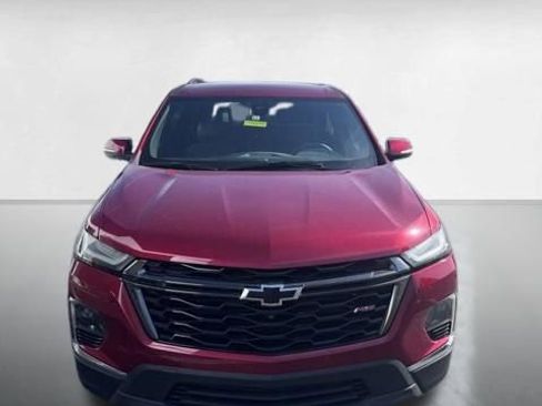 Used 2022 Chevrolet Traverse RS image 3