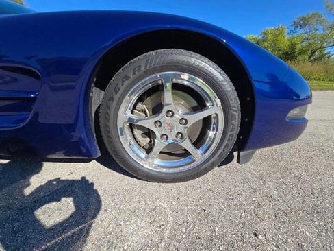 Used 2004 Chevrolet Corvette Coupe w/ Preferred Equipment Group image 35