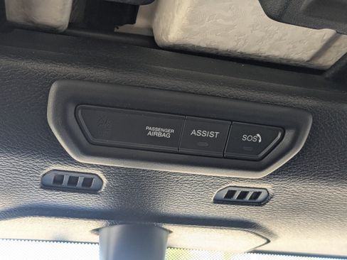 Used 2023 Jeep Gladiator Rubicon w/ LED Lighting Group AWD/4WD image 23