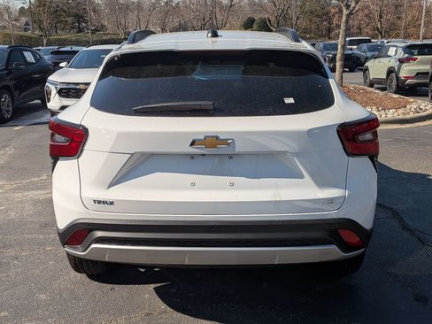New 2026 Chevrolet Trax LT w/ Driver Confidence Package image 7