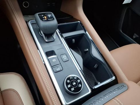 New 2026 Nissan Pathfinder Platinum image 14