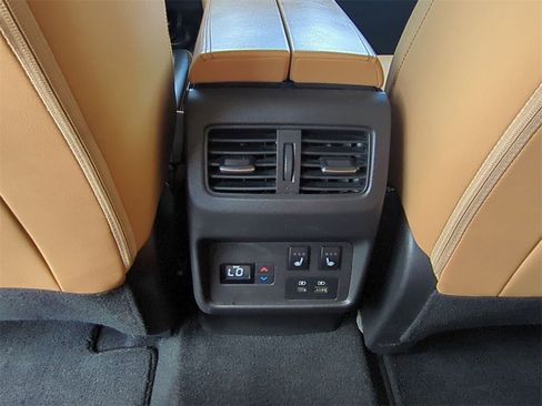 Used 2021 Nissan Rogue Platinum image 22