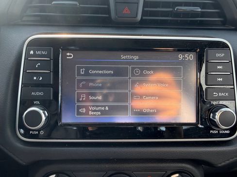 Used 2023 Nissan Versa S FWD image 32