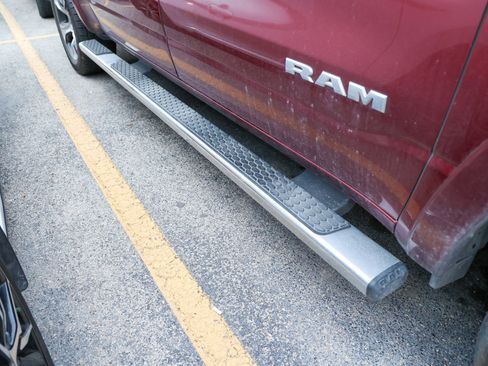 Used 2019 RAM 1500 Laramie image 12