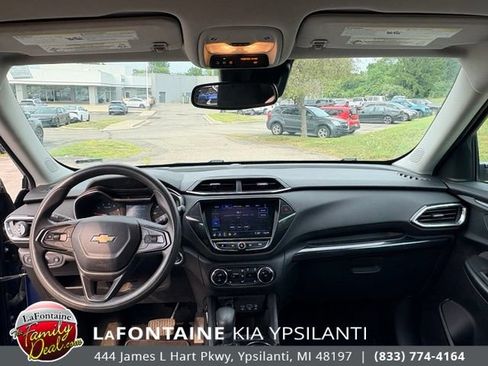 Used 2021 Chevrolet TrailBlazer LT w/ Convenience Package FWD image 11