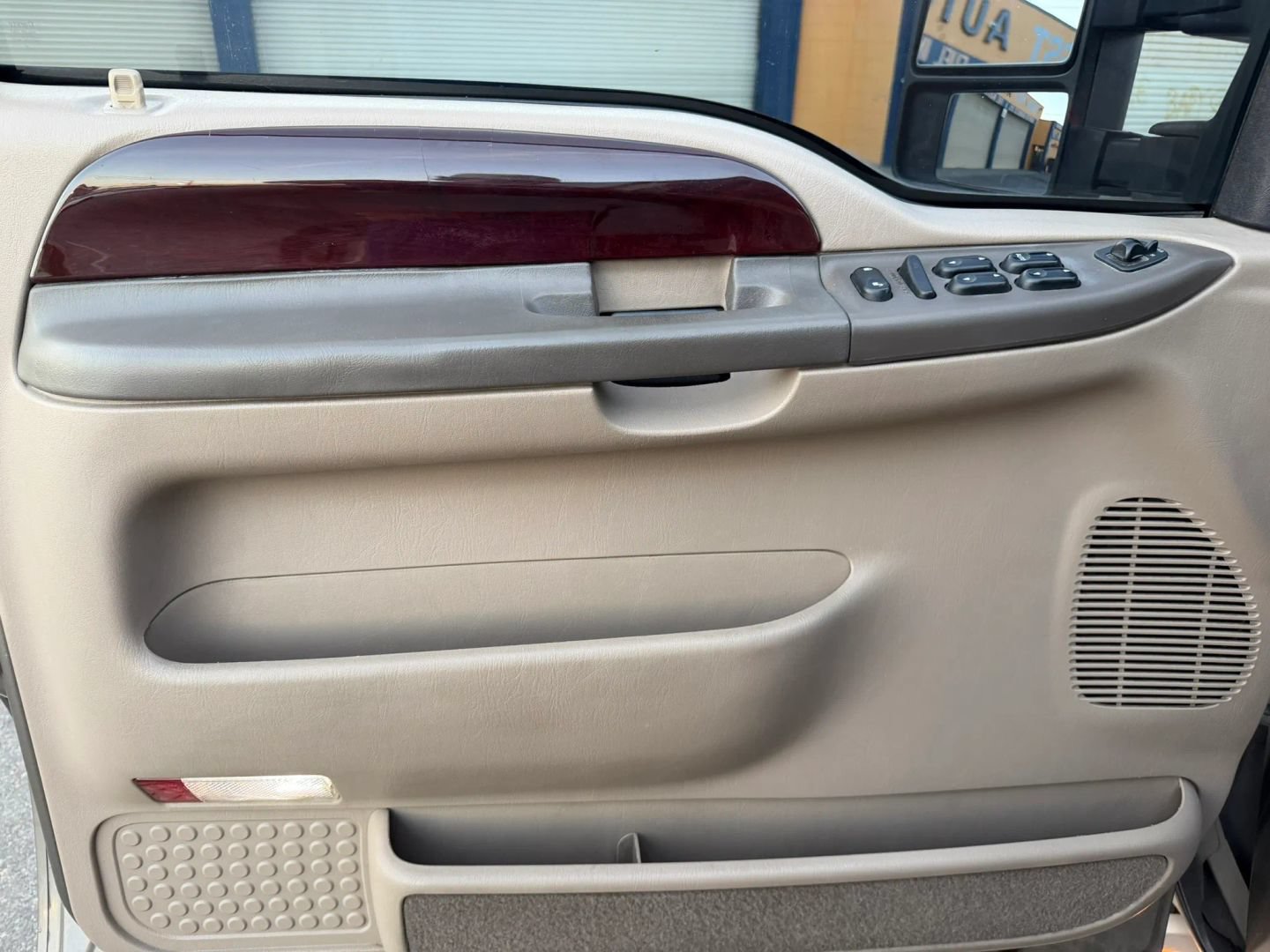 Used 2003 Ford Excursion Eddie Bauer RWD image 9