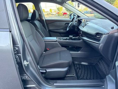 Used 2023 Nissan Rogue S AWD/4WD image 9