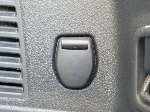 Used 2019 Nissan Rogue SV AWD/4WD image 8
