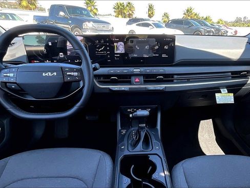 Certified 2025 Kia K4 EX image 11