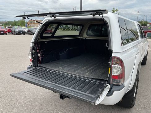 Used 2011 Toyota Tacoma PreRunner w/ TRD Sport Pkg RWD image 35