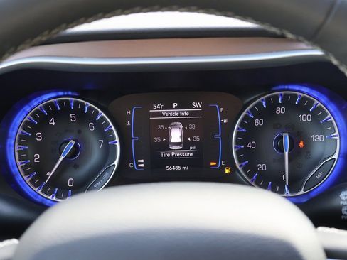 Used 2024 Chrysler Voyager LX image 28