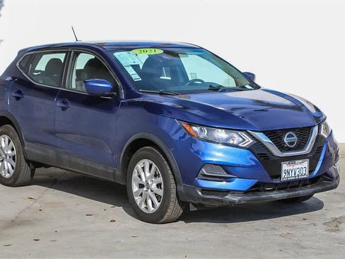 Used 2021 Nissan Rogue Sport S image 3