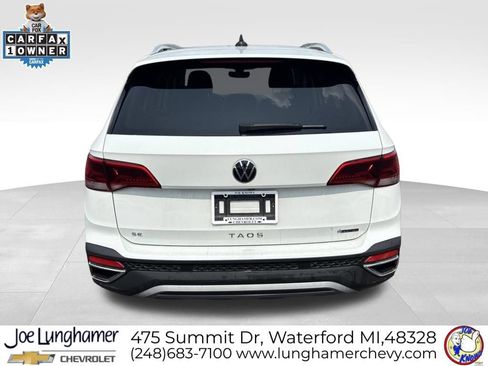 Used 2022 Volkswagen Taos SE w/ Panoramic Sunroof Package AWD/4WD image 4