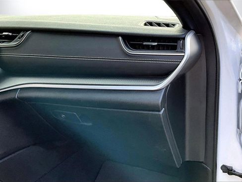 Used 2024 Jeep Grand Cherokee Altitude image 19