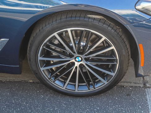 Certified 2023 BMW 530i w/ Premium Package image 9