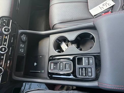 Used 2025 Honda Pilot Black Edition image 22