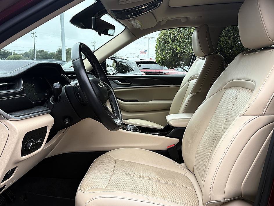 Used 2021 Jeep Grand Cherokee L Limited w/ Luxury Tech Group II AWD/4WD image 8