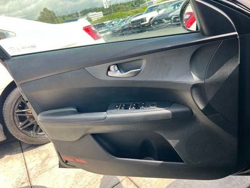 Used 2020 Kia Forte LXS FWD image 15