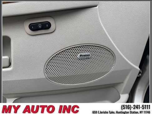 Used 2010 Jeep Grand Cherokee Limited image 26