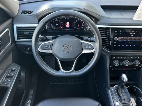 Used 2023 Volkswagen Atlas SE w/ Black Wheel Package FWD image 14