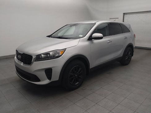 Used 2020 Kia Sorento LX FWD image 2