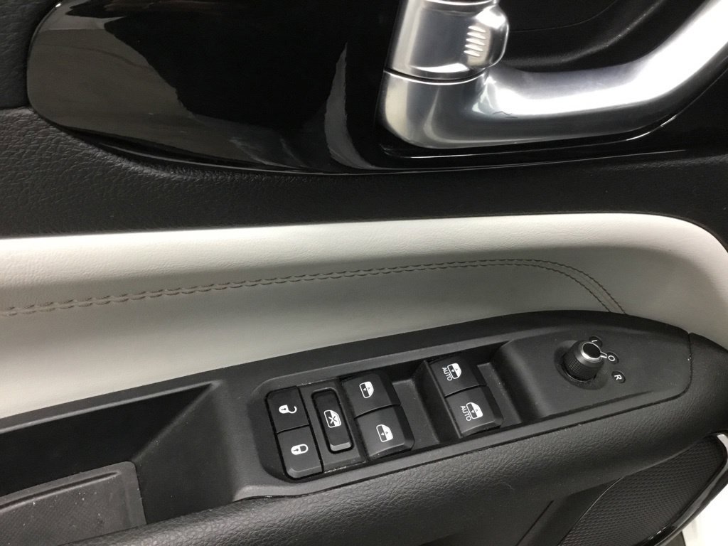 Used 2025 Jeep Compass Limited AWD/4WD image 8