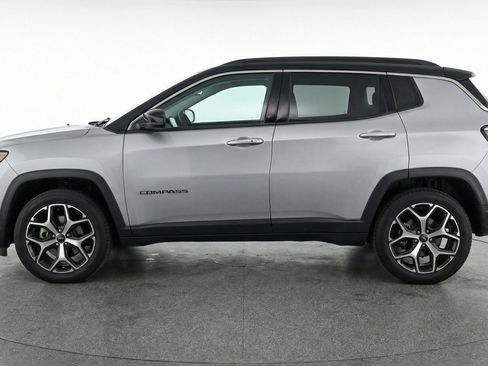 Used 2025 Jeep Compass Limited AWD/4WD image 5