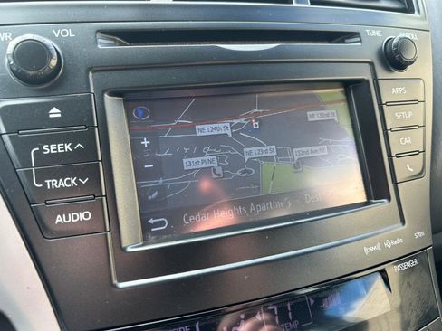 Used 2012 Toyota Prius V Five FWD image 20