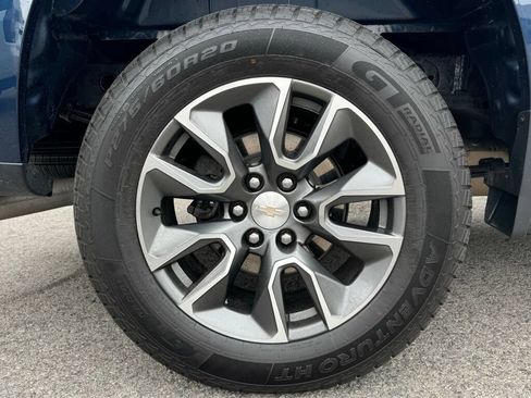 Used 2023 Chevrolet Silverado 1500 LT AWD/4WD image 11