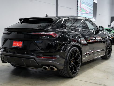 Used 2023 Lamborghini Urus Performante AWD/4WD image 8