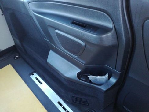 Used 2019 Mercedes-Benz Metris Passenger image 28